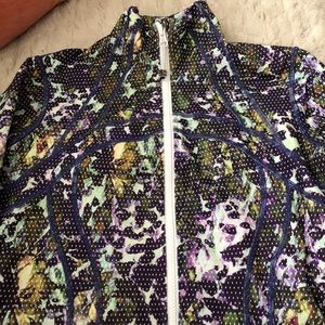 Lululemon jacket size 6. Worn once perfect